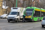 Wypadek na Grunwaldzkiej. Zderzenie tramwaju z busem. Nie kursowały tramwaje [ZDJĘCIA]