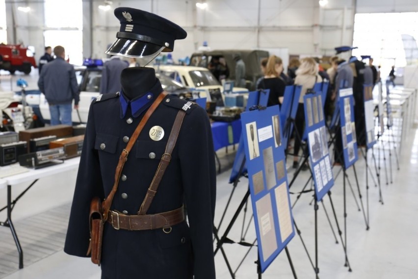 Policja dawniej i dziś. Wystawa sprzętu w hali Targów Lublin (ZDJĘCIA)                                                  