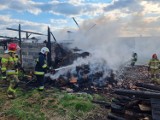 Pożar budynku gospodarczego w Obrzynowie (gm. Prabuty). Strażacy z powiatu podsumowali miniony tydzień. Łącznie wyjeżdżali do 23 zdarzeń