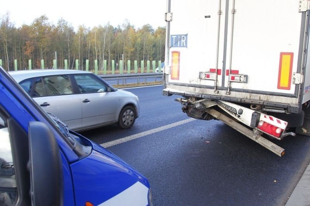 Wypadek w Gądkach. Po około dwóch godzinach droga S-11 znów była przejezdna