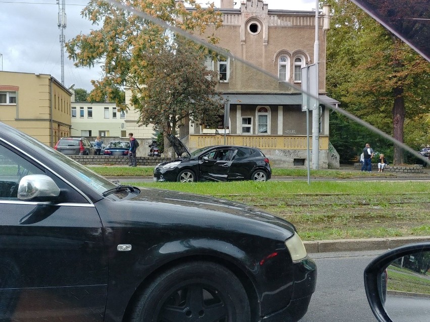 Wypadek na Wojska Polskiego. Zderzyły się dwa samochody