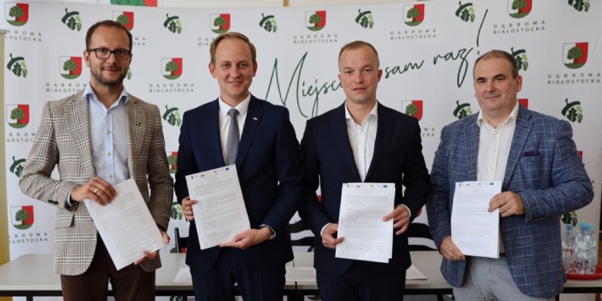 Gospodarka komunalna w Dąbrowie Białostockiej będzie wdrażać e-usługi. Umowa została już podpisana