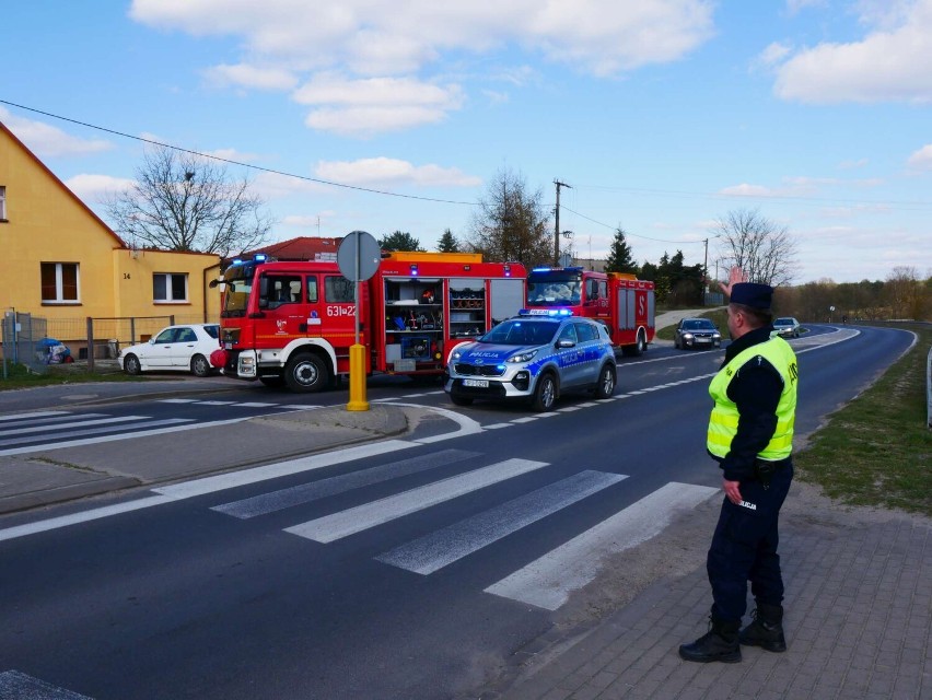 Wypadek w Skokach! Na skrzyżowaniu zderzyły się aż trzy samochody. Policja ustaliła winnego 