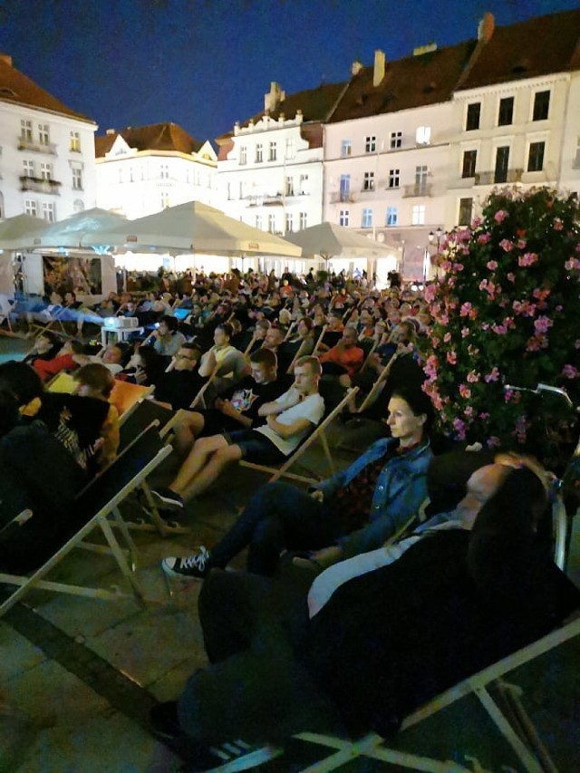 Kino letnie w Kaliszu. Kaliszanie obejrzeli "Grę o wszystko"