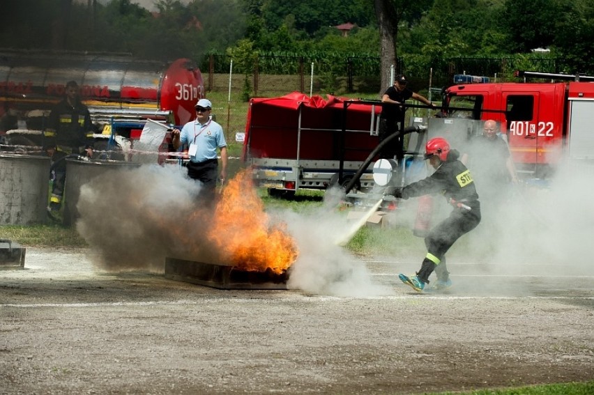 Strażacy z całej Małopolski wzięli udział w zawodach pożarniczych w Nowym Wiśniczu [ZDJĘCIA]
