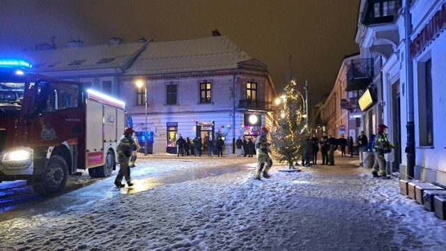 Straż pożarna na Rynku w Kielcach.