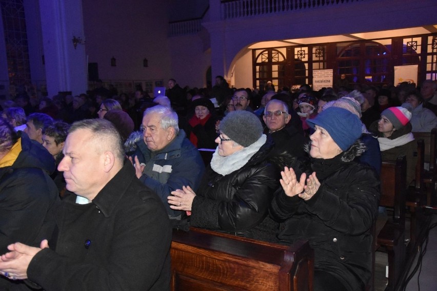 Wspaniałe "Kolędowanie Pospieszalskich" w kościele na Łazach w Starachowicach