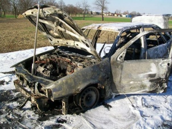 Pożar samochodu w Giewartowie