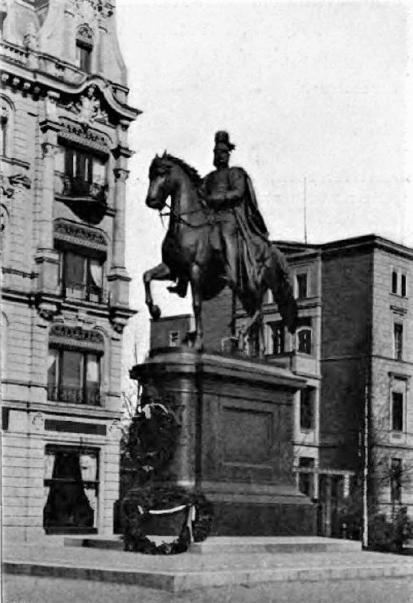 Pomnik cesarza Niemiec Wilhelma I ustawiony został w 1893...