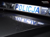 Rogów. Kierujący bmw na niemieckich tablicach rejestracyjnych uciekł policjantom. Pościg zakończył się w lesie