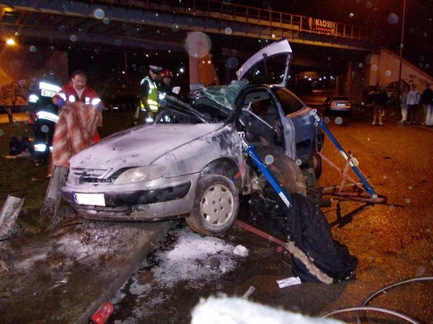 Śmiertelny wypadek w Gdyni. Zginął młody mężczyzna, a trzy osoby zostały ranne [ZDJĘCIA]