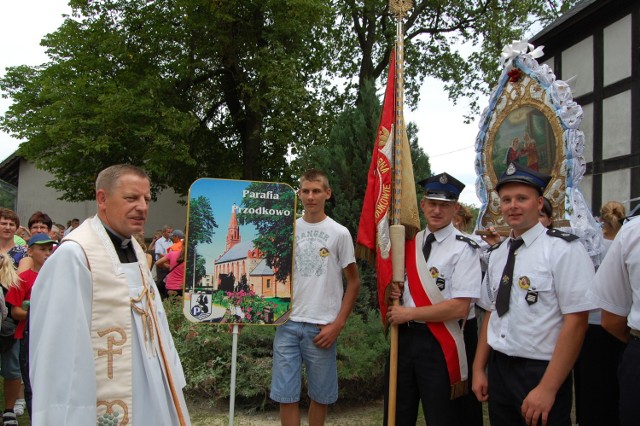 Parafia 2013 - parafia Przodkowo na odpuście w Sianowie z ks. Wacławem Mielewczykiem