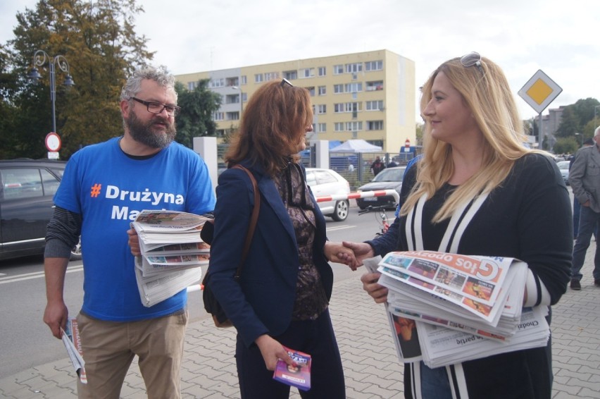 Wybory Radomsko 2019: Kampania wyborcza na targowisku. Wybory już za dwa tygodnie [ZDJĘCIA]