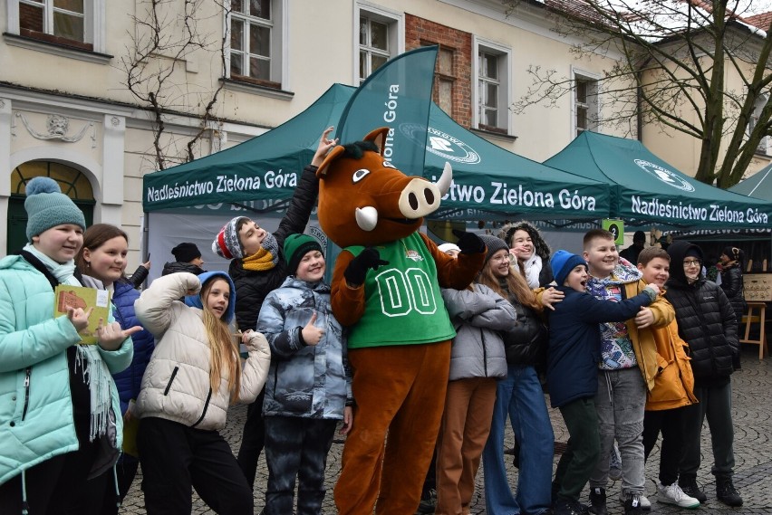 Była okazja na pamiątkowe zdjęcia ze sportowymi maskotkami....