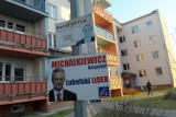 Na ul. Pergolowej wciąż wiszą plakaty wyborcze