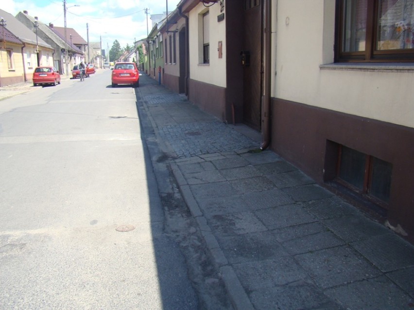 Dokonano odbioru chodnika przy ul. Kaliskiej w Sulmierzycach [FOTO]