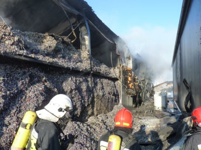 Pożar hali firmy Makpol w Lublińcu 5-6 lutego 2019.