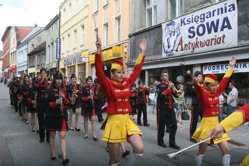 Dni Rybnika 2013: Parada orkiestr i mażoretek. Było super!