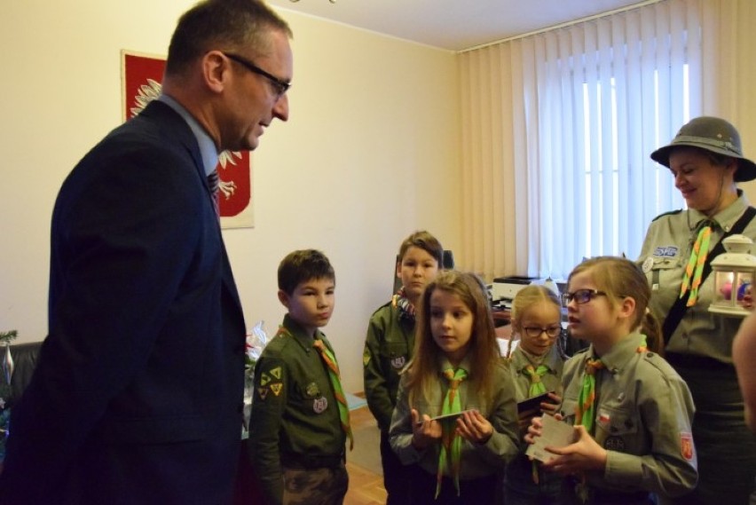 Zuchy u burmistrza Pruszcza Gdańskiego Zdobywają kolejną sprawność - Młody obywatel [ZDJĘCIA]