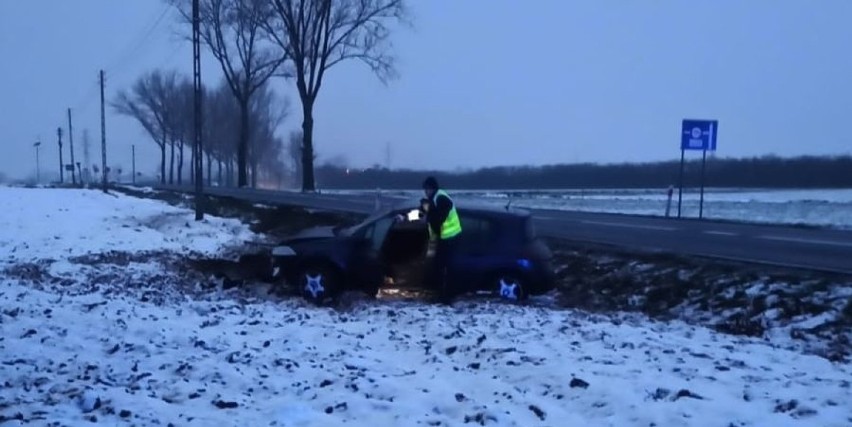 Jak przypominają opolscy policjanci, warunki zimowe na...