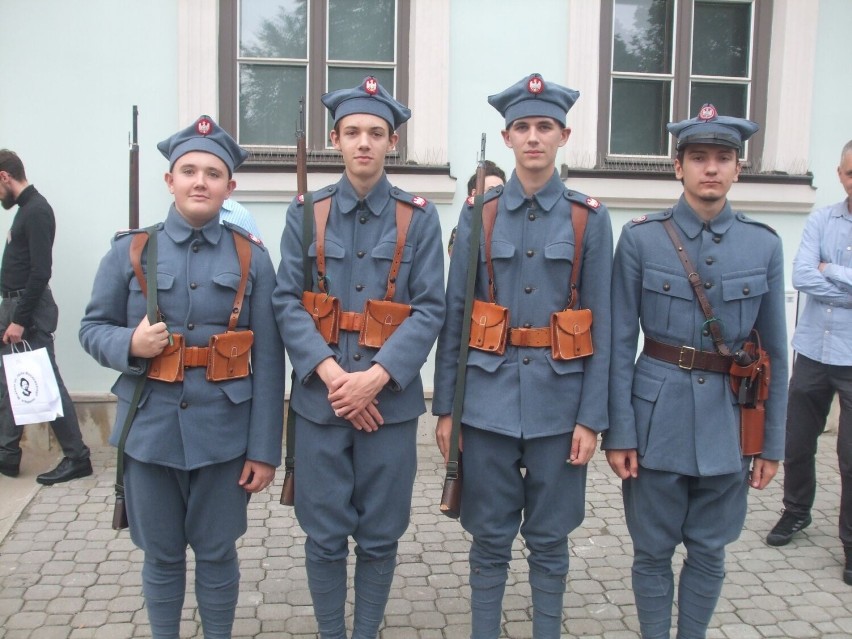 Deszcz przerwał piknik historyczny towarzyszący otwarciu Muzeum Historii Radomia w Rynku. Zobaczcie zdjęcia