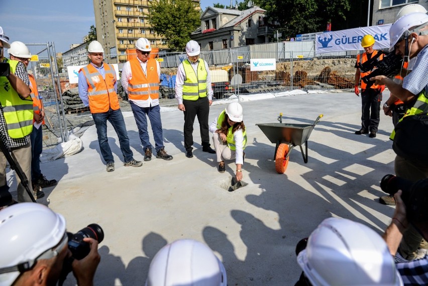 Kamień węgielny wbudowany na budowie II linii metra na Woli