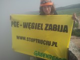 Aktywiści Greenpeace weszli na komin elektrowni Turów w Bogatyni. "Stop truciu" [zdjęcia]