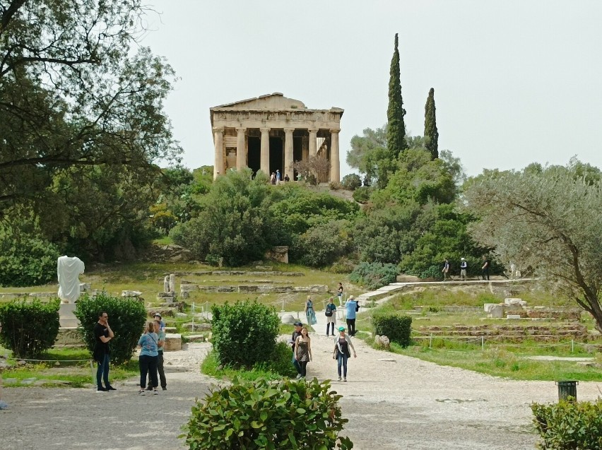 Najwspanialszą świątynią agory greckiej jest Hefajstejon.