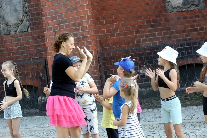 Wróżki, łapacze snów. Festyn dla dzieci na legnickim rynku, zobaczcie zdjęcia