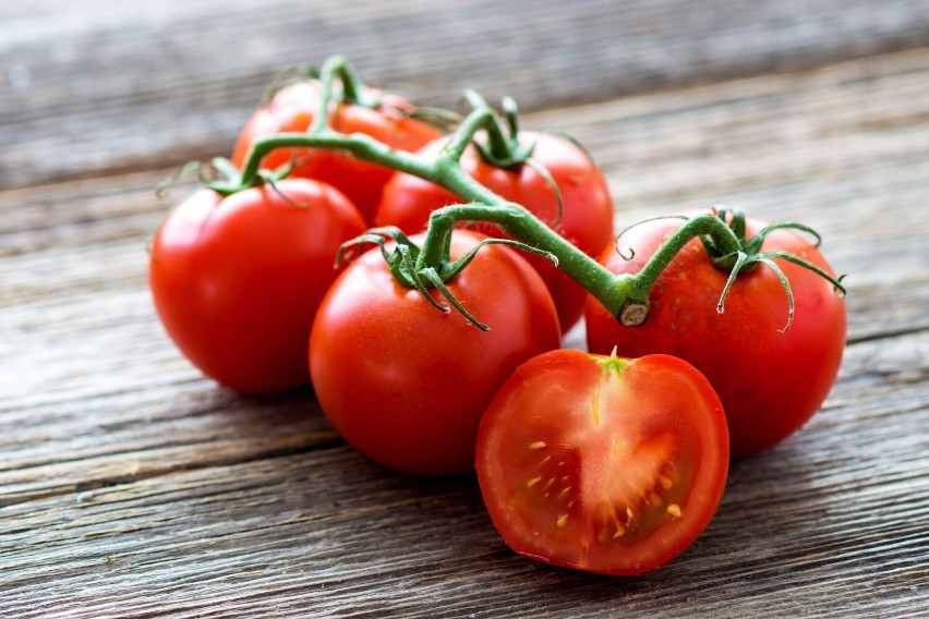 Pomidory są obecnie dostępne przez cały rok, ale do wyboru...