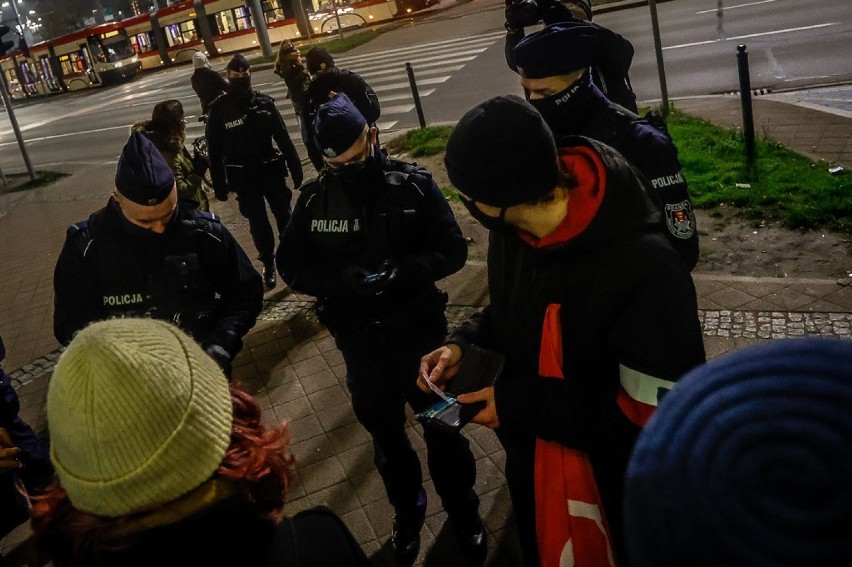 Protest maturzystów pod Kuratorium Oświaty w Gdańsku w...