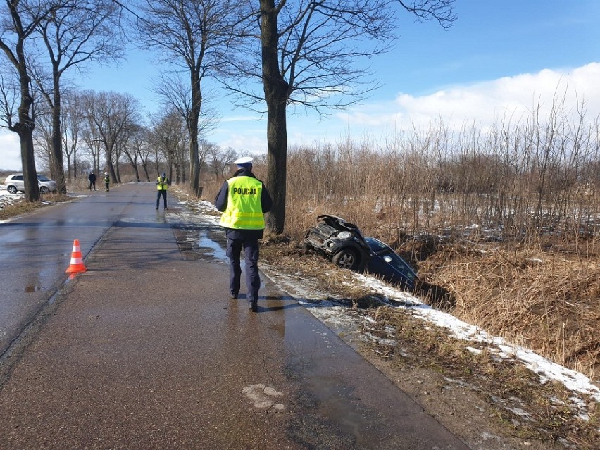 Powiat nowodworski: wypadek spowodowany przez nietrzeźwego kierowcę. To był trudny weekend na drogach.