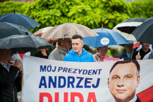 Wiec poparcia dla prezydenta Andrzeja Dudy na rynku w Rydułtowach