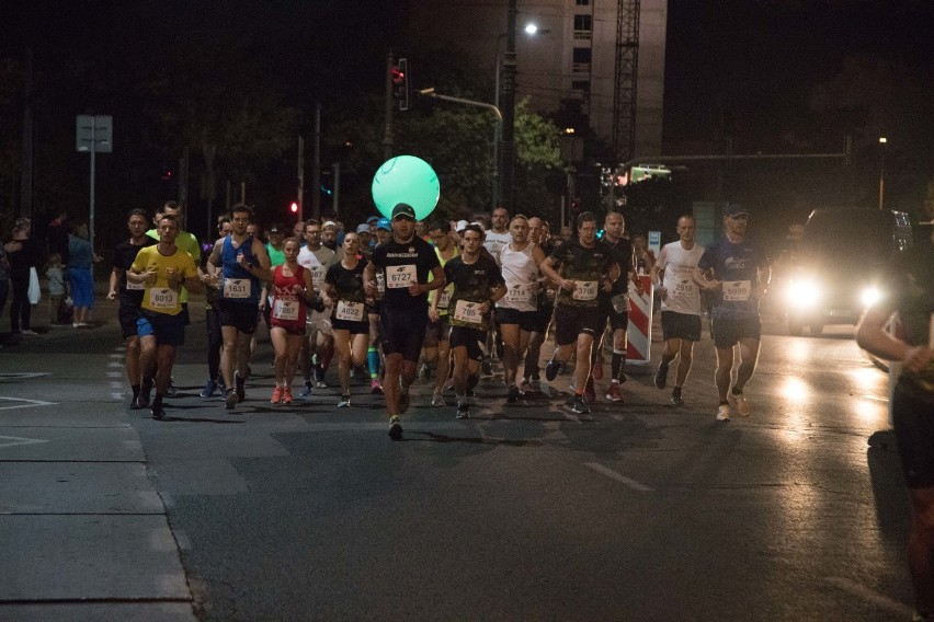 4F Półmaraton Praski 2018. Nocna rywalizacja na prawym...