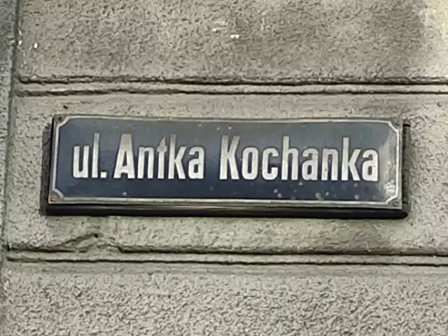 Ulica Gwarków, dawna Antka Kochanka w Wałbrzychu - jesień 2023.