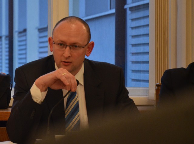 Łukasz Heckert tłumaczył, że wniosek grupy radnych, dotyczący dokapitalizowania spółki ZGK ma być podpowiedzią dla burmistrza odnośnie tego, co w budżecie warto byłoby poprawić