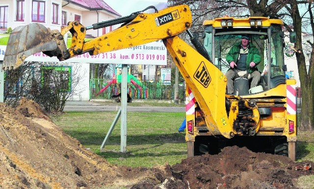 Prace wycenione na 366 tysięcy złotych mają zakończyć się do wakacji.

Należy spodziewać się utrudnień dla kierowców.