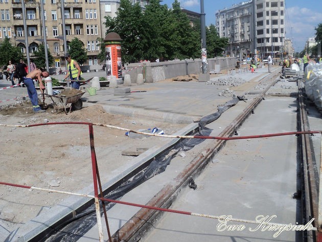 Remont ulicy Nowowiejskiej w Warszawie trwa. Zobacz zdjęcia!