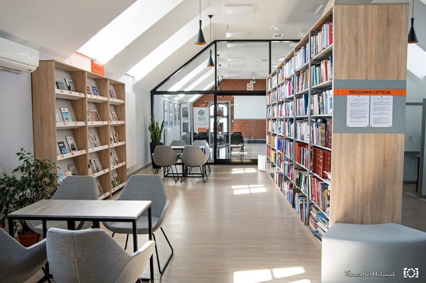 Na czytelników pleszewskiej biblioteki czeka sporo książkowych nowości i blisko 40 czasopism