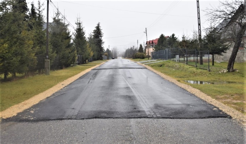 Łobzów. Nowa nawierzchnia na odcinku 400 metrów drogi. To jeszcze nie koniec inwestycji