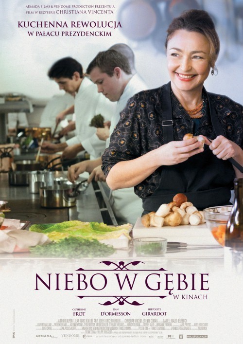 "Niebo w gębie" - reż. Christian Vincent:

W filmie trafimy do  Pałacu Elizejskiego, siedziby prezydenta Francji.  Hortense Laborie (w tej roli Catherine Frot, zdobywczyni Cezara za rolę w  "W rodzinnym sosie") to mistrzyni kuchni z regionu Dordonii. Kobieta dostaje propozycję, której nie można odrzucić - ma zostać osobistym kucharzem głowy państwa i układać menu w Pałacu. 
Koledzy z branży zgrzytają zębami zębami z zazdrości, ale silny charakter sprawia, że Hortense zyskuje u nich posłuch. Co więcej, kuchnia dordońskiej mistrzyni  wyjątkowo smakuje prezydentowi.  Jednak lista różnych pułapek, które czekają na pierwszą kucharkę Francji, jest długa... Jak Hortense sobie z nimi poradzi? (jag)