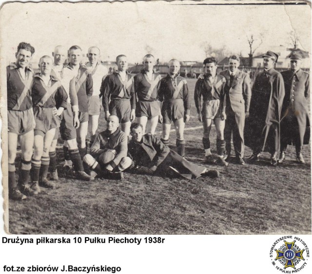 Drużyna 10 PP na wojskowym stadionie w 1938 roku