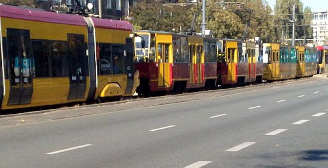 Osiem osób jest rannych po zderzeniu tramwajów przy pl. Zawiszy. ...