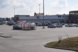 Handlowa niedziela 28 marca. W Kielcach na zakupach nie było tłumów. Ludzie boją się koronawirusa. Zobaczcie zdjęcia