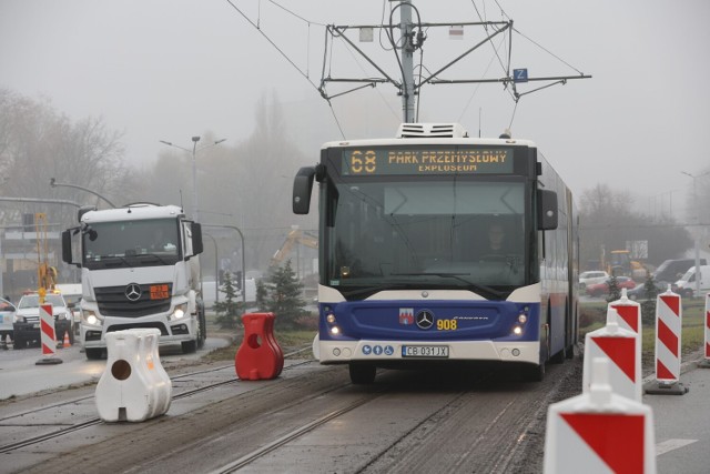 Od poniedziałku (20 listopada) autobusy od ronda Fordońskiego do ronda Toruńskiego poruszają się po moście tramwajowym.