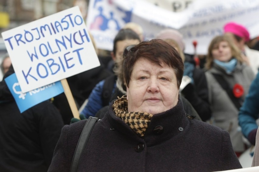 Henryka Krzywonos-Strycharska –  działaczka opozycji w...
