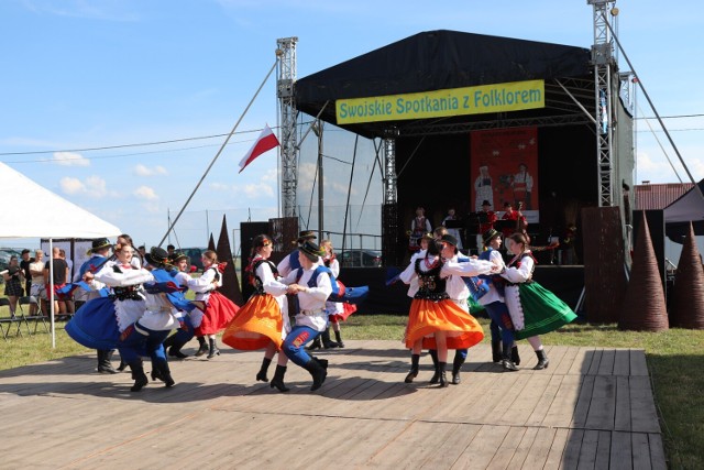 Estrady Folkloru. Pierwsze tegoroczne spotkanie z kulturą ludową odbyło się w Skrzebowej i Moszczance