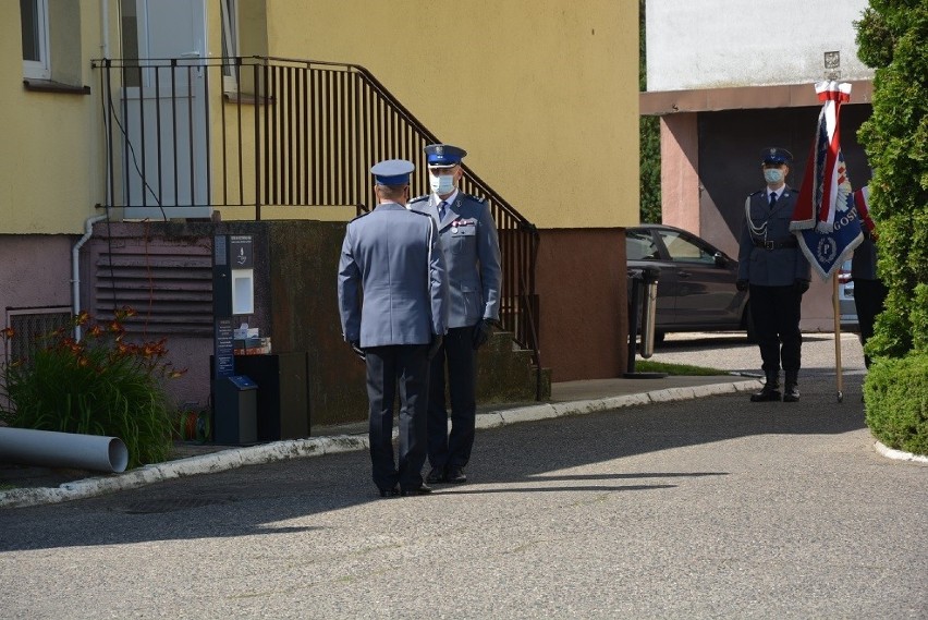 Gostyń. Święto Policji 2020 bez uroczystości [ZDJĘCIA i WYKAZ awansowanych funkcjonariuszy]