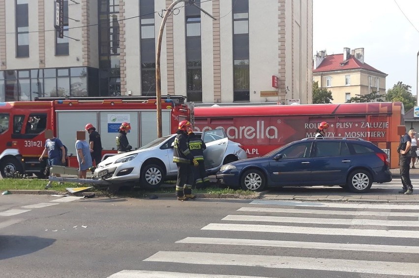 Dwa samochody zderzyły się na ulicy Poniatowskiego tuż przed...