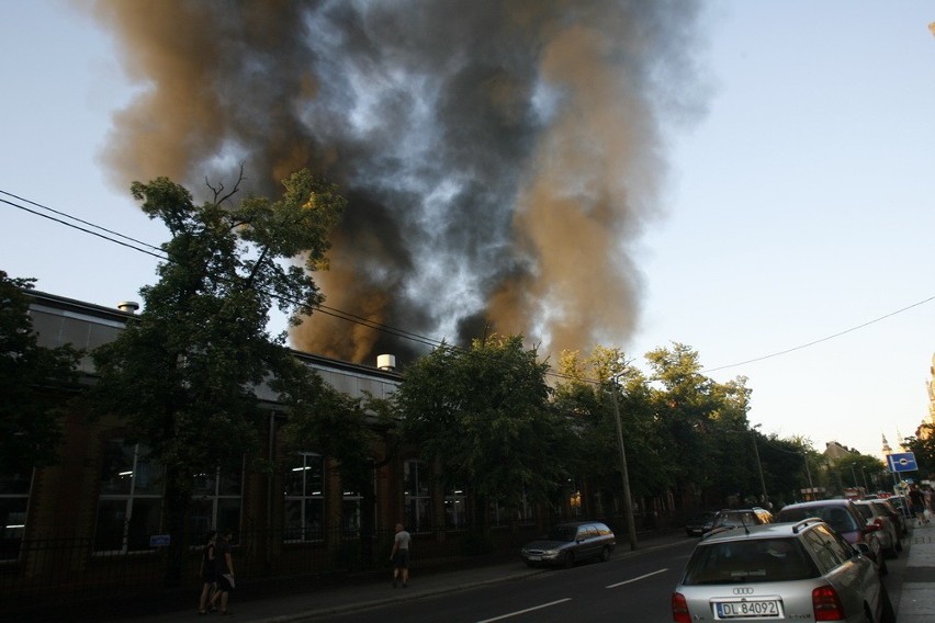 Gigantyczny pożar w Legnicy (ZDJĘCIA)